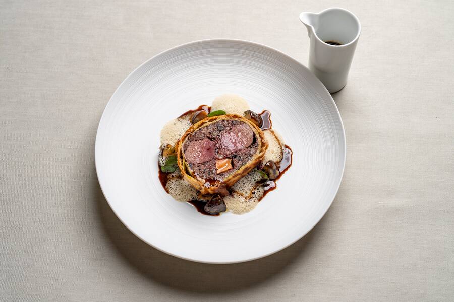 Stefan Heilenmann, Wildmenu, Französischer Wildhase à la royal, Rotkohl, Steinpilze, Rouennaiser Sauce