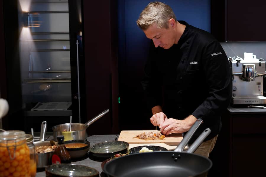 Ivo Adam in der Küche