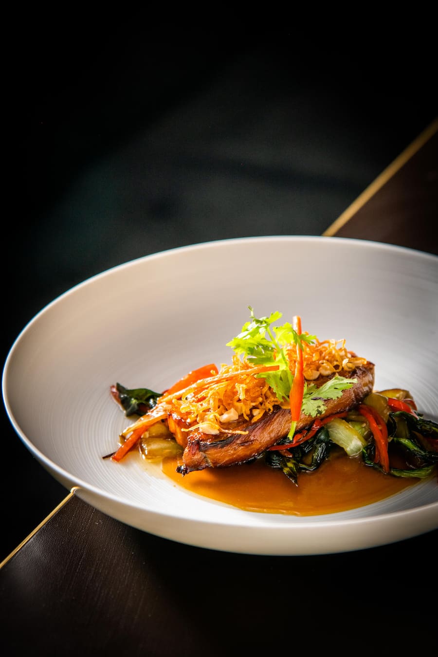 Stefan Heilemann 2021: Schweinebauch mit Gemüse Masterclass, Stefan Heilemann, Thaigerichte, Widder, Zürich © Thomas Buchwalder