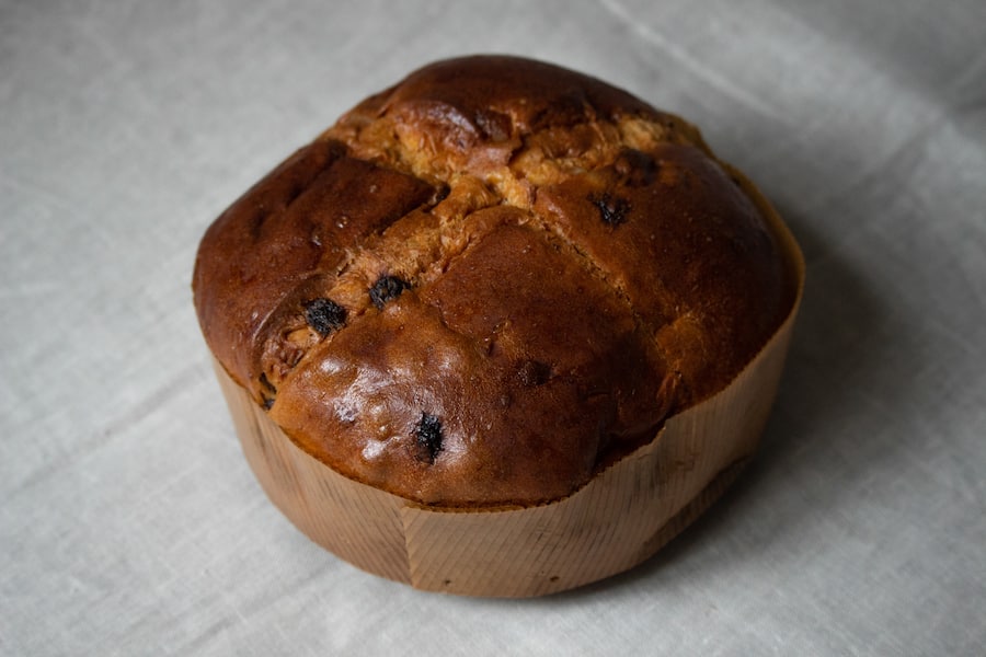 Direkt aus Italien von der Bäckerei des Vertrauens: Dieser Panettone überzeugt mit seinem makellosem Aussehen und einem schönen Glanz. 12.12.2022. Bachletten Paradiesli. Sydney Karolewski