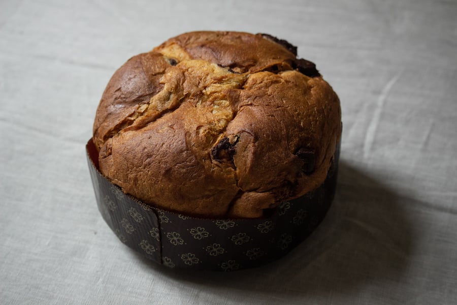 Wer kein Fan von kandierten Früchten ist, für den gibt es den Panettone mit feinster Zartbitterschokolade für 29 CHF. 15.12.2022. Da Graziella. Sydney Karolewski