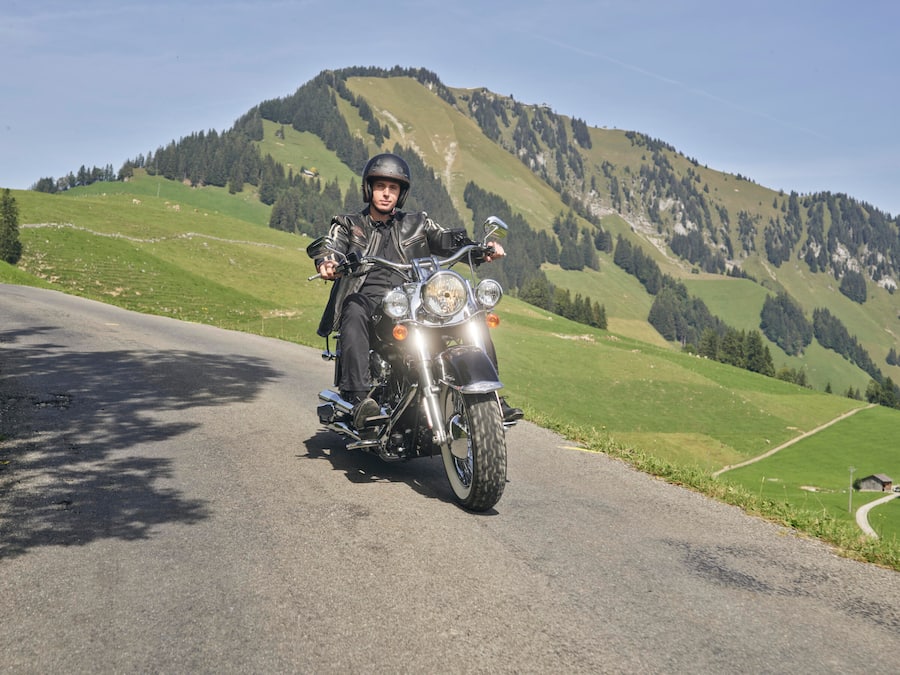 Jeron Achtjen au seiner Harley