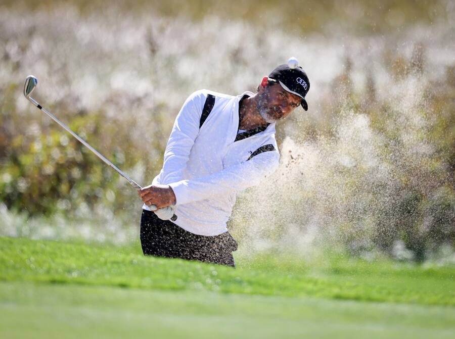 Andreas Caminada Andreas Caminada Masters 2021 Copyright by : sampics Photographie Bierbaumstrasse 6 81243 München TEL.: ++49/89/82908620 , FAX : ++49/89/82908621 , E-mail : sampics@t-online.de Bankverbindung : Hypovereinsbank München Konto : 1640175229 , BLZ 70020270 IBAN : DE78700202701640175229 BIC : HYVEDEMMXXX weitere Motive finden sie unter : www.augenklick.de