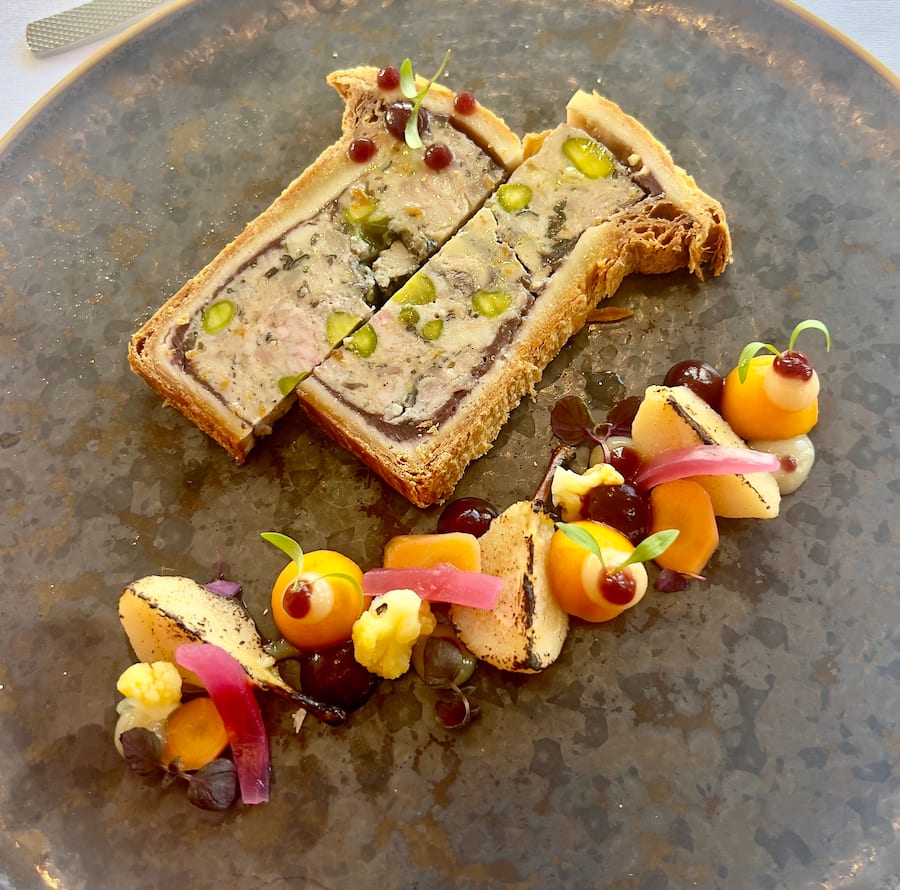 GAULTMILLAU-CHANNEL-GENEVE-COLOGNY-LION-DOR