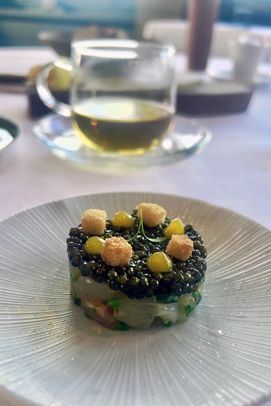 GAULTMILLAU-CHANNEL-GENEVE-COLOGNY-LION-DOR