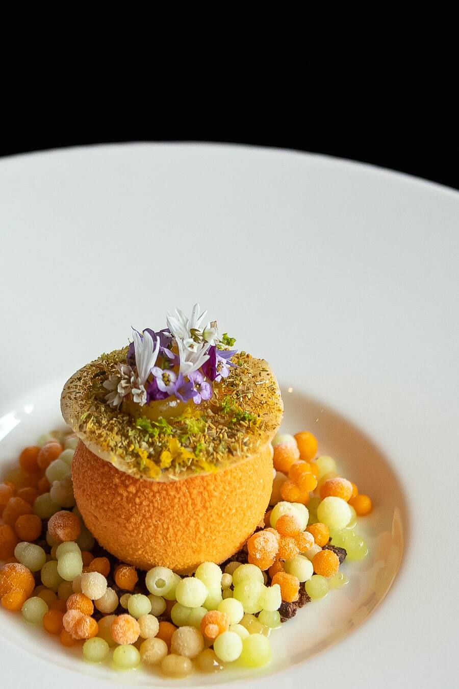 Glacier Küche: Sanddorn, Birne. By Robert Steuri.