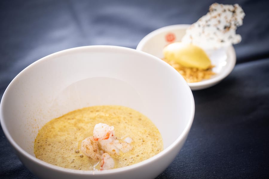 Gourmet-Tour Tschuggen Hotel 2023: Dattel-Curry-Süppchen by Armin Amrein