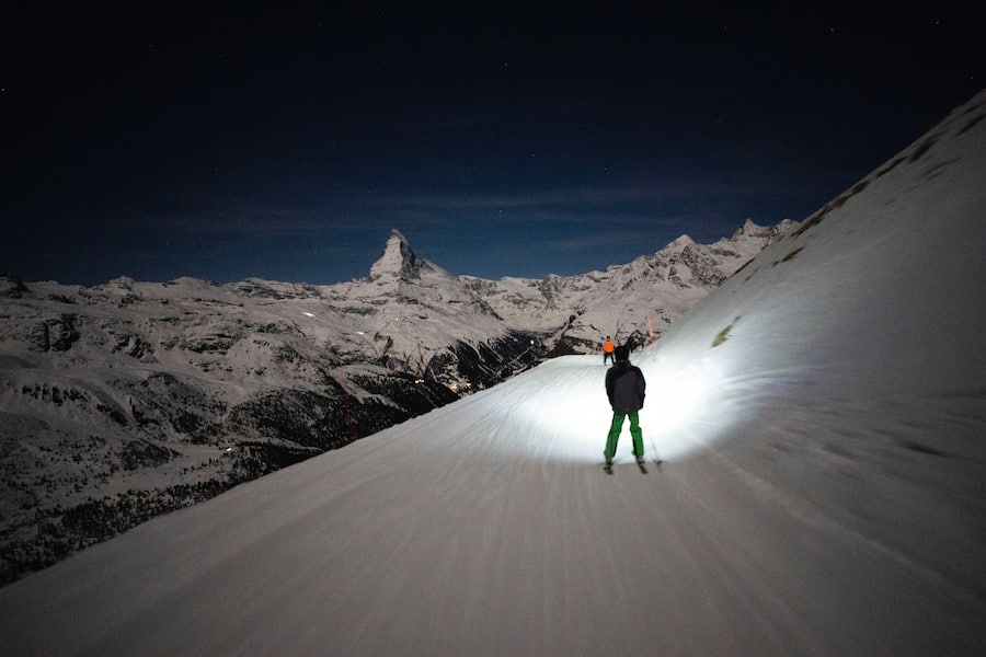 06.01.2023; Zermatt: Zermatt home of Winter; MONDSCHEINABFAHRT mit anschliessender Aper und Fondue im CERVO Mountain Resort. © Valeriano Di Domenico