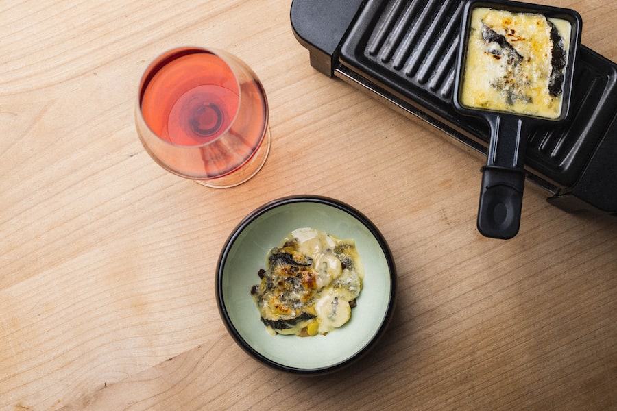 Equitable, Zürich, Julian Marti, AMEX Talent, Corne de Gatte Bergkartoffel, Blaue Meise Raclette und Früchtebrot von Jumi, Birnenchutney