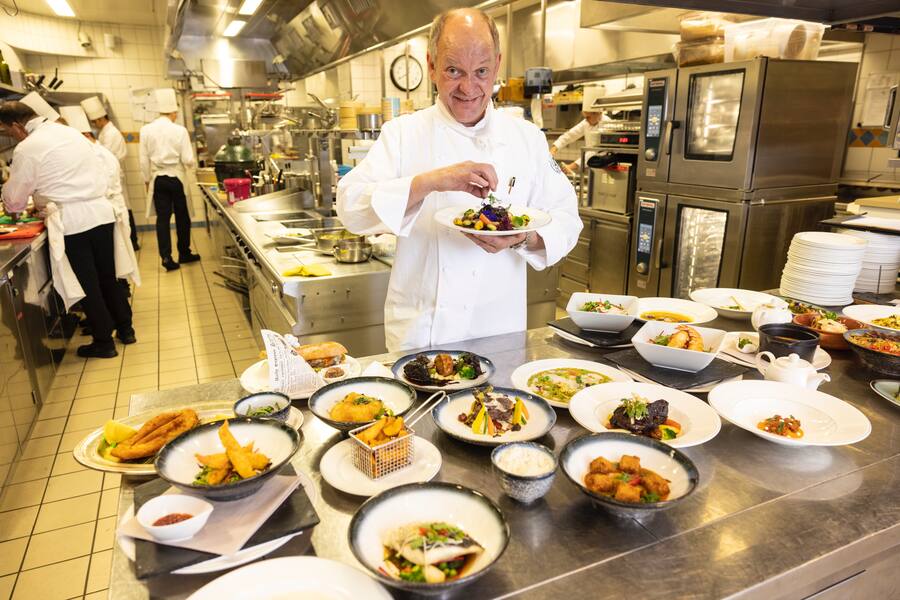 GMC, Laurent Perrier, Franz W. Fäh, Chef