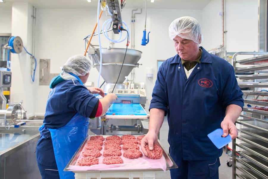 Produktion exklusiver Haché-Beef-Burger bei Bianchi in Zufikon AG, 26.01.2023, Foto Lucia Hunziker