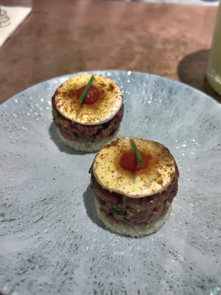 GAULTMILLAU-CHANNEL-GENEVE-LE-BLANC-VALET-BAR-VIN-RESTAURANT