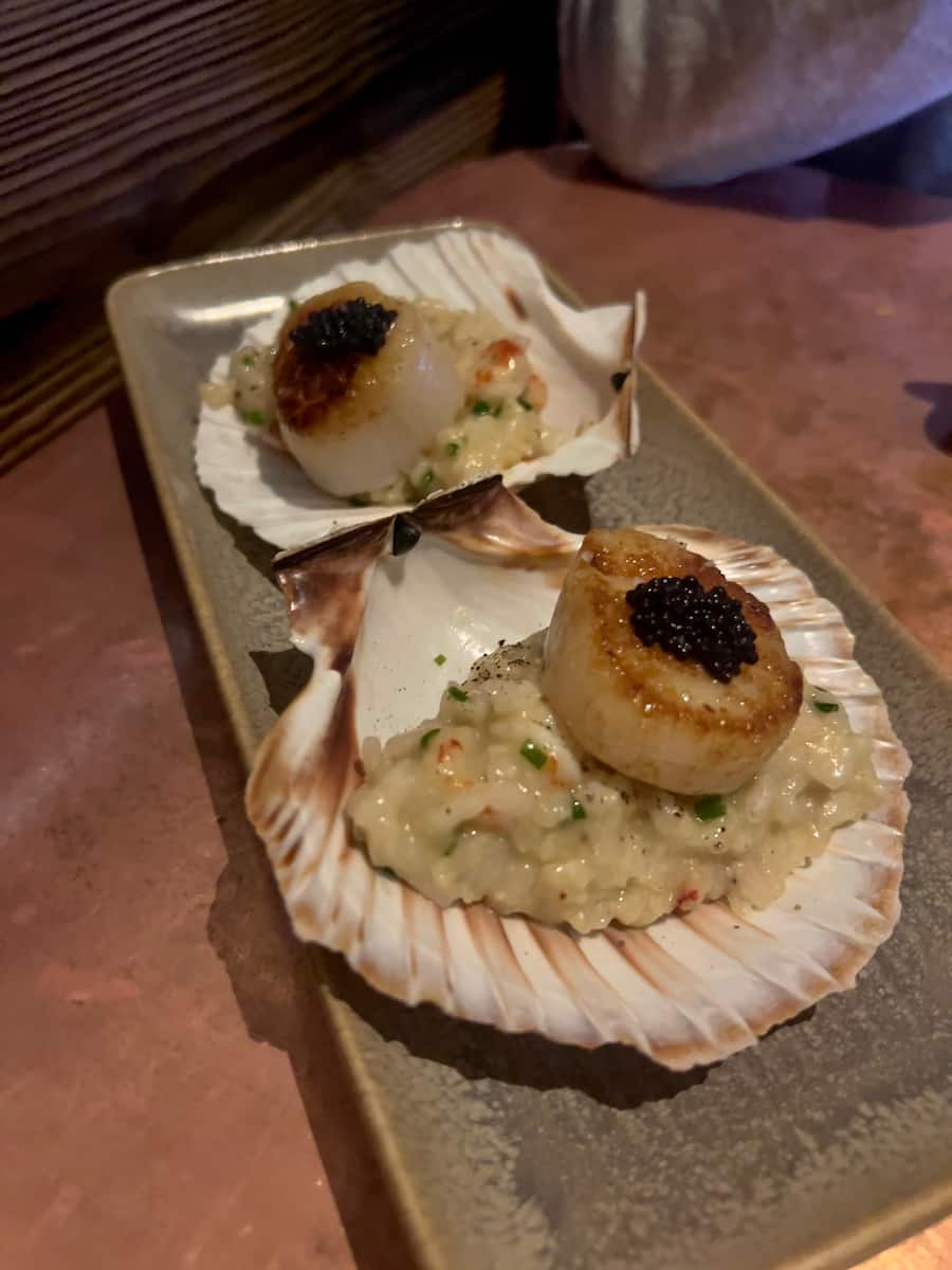 GAULTMILLAU-CHANNEL-GENEVE-LE-BLANC-VALET-BAR-VIN-RESTAURANT