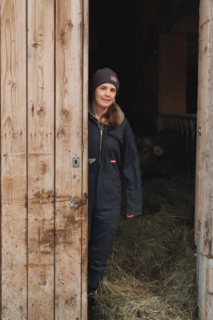 Lena Hitz, Schwester von Nina Hitz, Landwirtin - 7099 Egga - Churwalden - Jan 2023 - Copyright Olivia Pulver