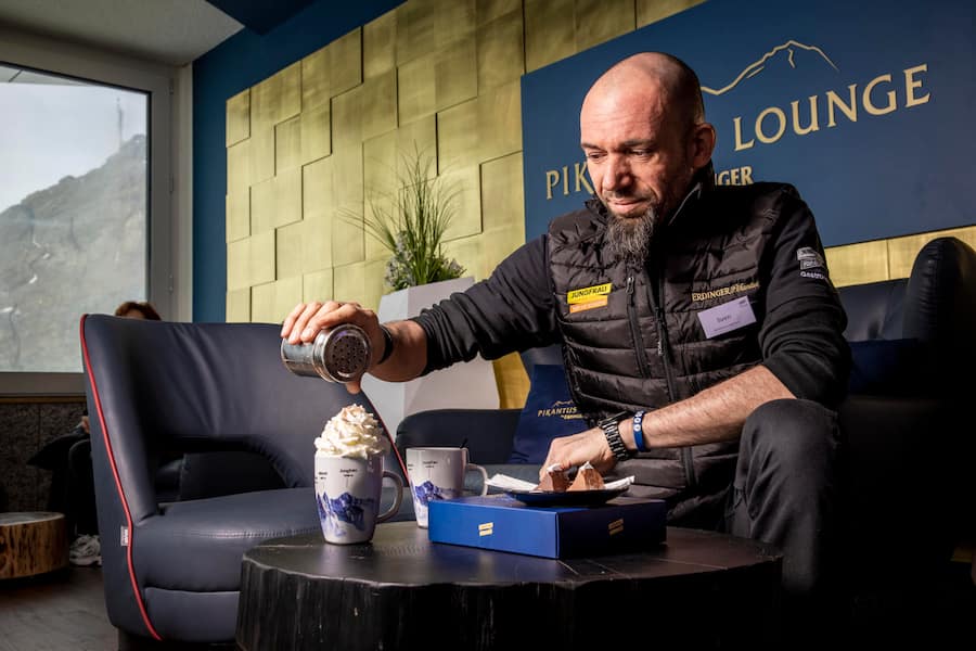 Sven Dürl, Pikantus Lounge.