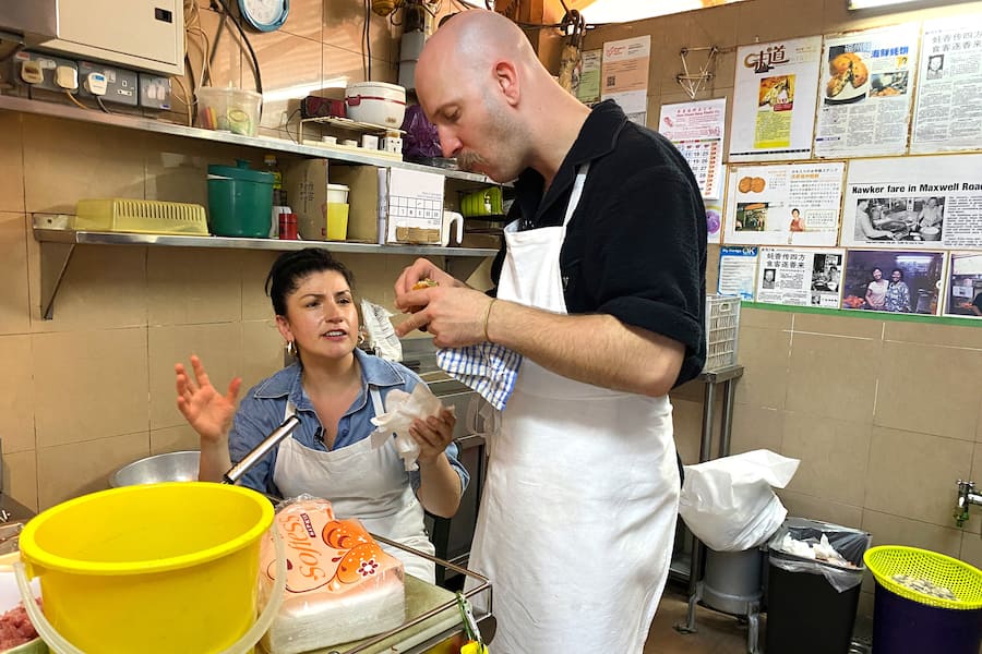 Elif Oskan und Markus Stöckle bei Kitchen Impossible mit Tim Mälzer
