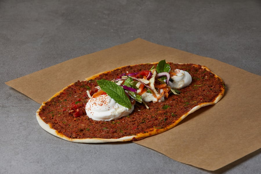 Libanesisches Street Food Restaurant in Athen, Griechenland. PDF an feyrouzstreetfood@gmail.com