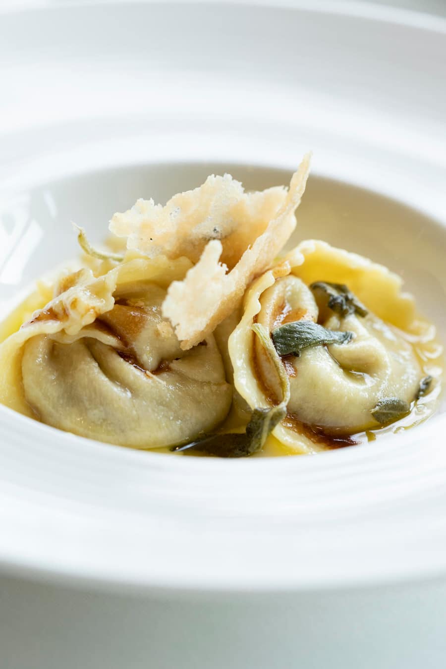 Hoenggerhof, Cappellacci, gefüllt mit Rindsschmorbraten, Salbeibutter