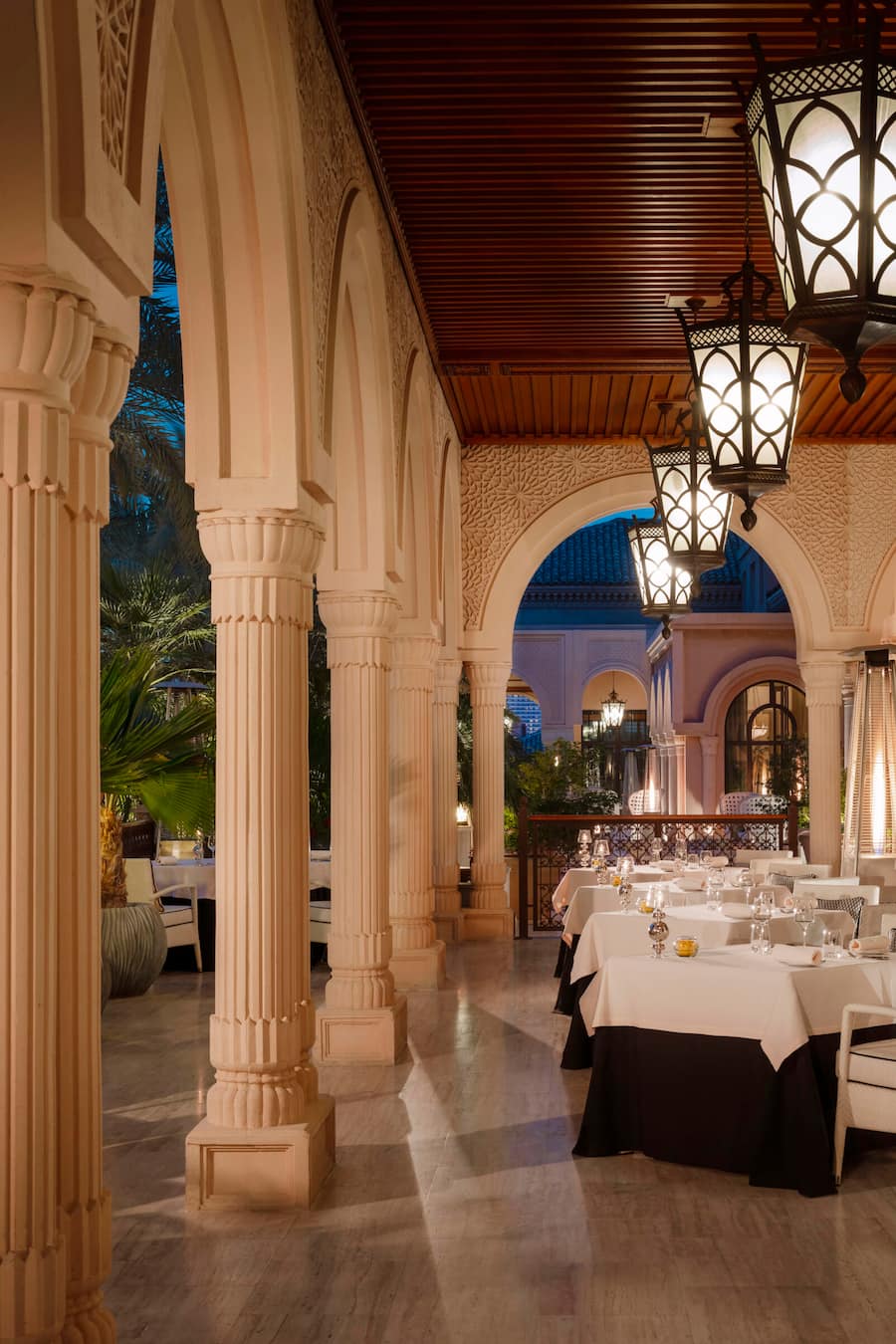 Dubai, The Palm, Restaurant Stay, Chef Yannick Alleno © Kerzner International PDF an MIKHAIL ROGOZHNIKOV PublicRelations@oneandonlythepalm.com