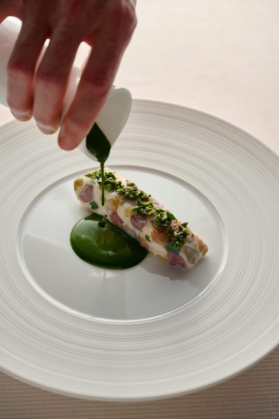 PDF an MIKHAIL ROGOZHNIKOV PublicRelations@oneandonlythepalm.com