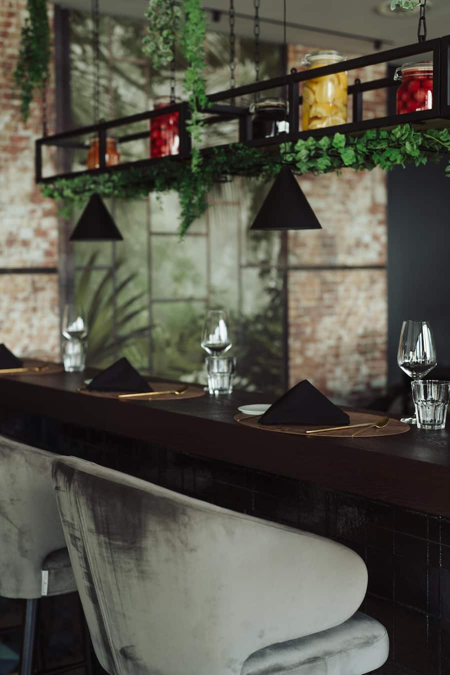 Birdy's by Achtien, Brunnen - Christian Vogel - April 2023 - Copyright Olivia Pulver