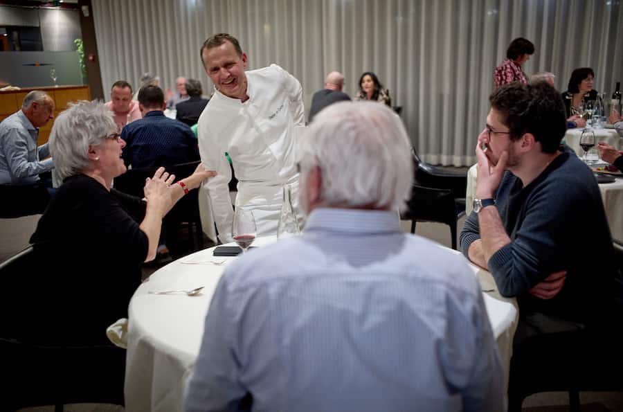 Sierre, le 21 avril 2023, Didier de Courten, donne son dernier service à lâhôtel re3staurant le Terminus, 19 points au Gault&Millau, avec sa femme Carme Sedrik Nemeth