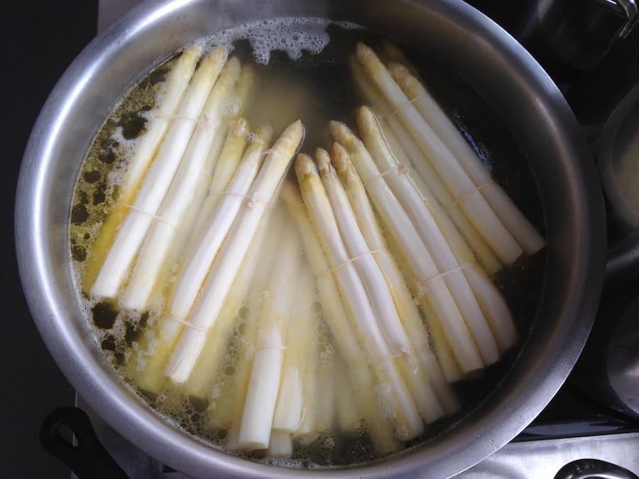 weisser-spargel-ist-der-rolls-royce-gaultmillau