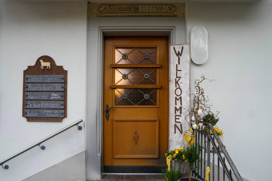 30.03.2023; Roggliswil (LU); Schwartenmagen Gasthof Ochsen; Reportage Herstellung Schwartenmagen bei Philipp Blum im Gasthof Ochsen. Im Untergeschoss befindet sich seine Metzgerei wo er die verschiedene Fleischprodukte selber herstellt. © Valeriano Di Domenico