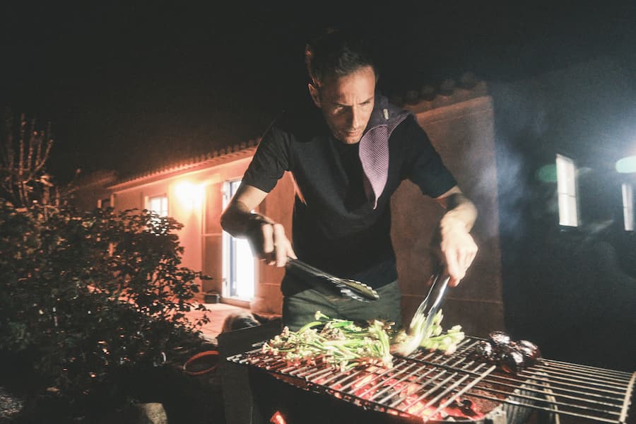 Markus Arnold am Grill