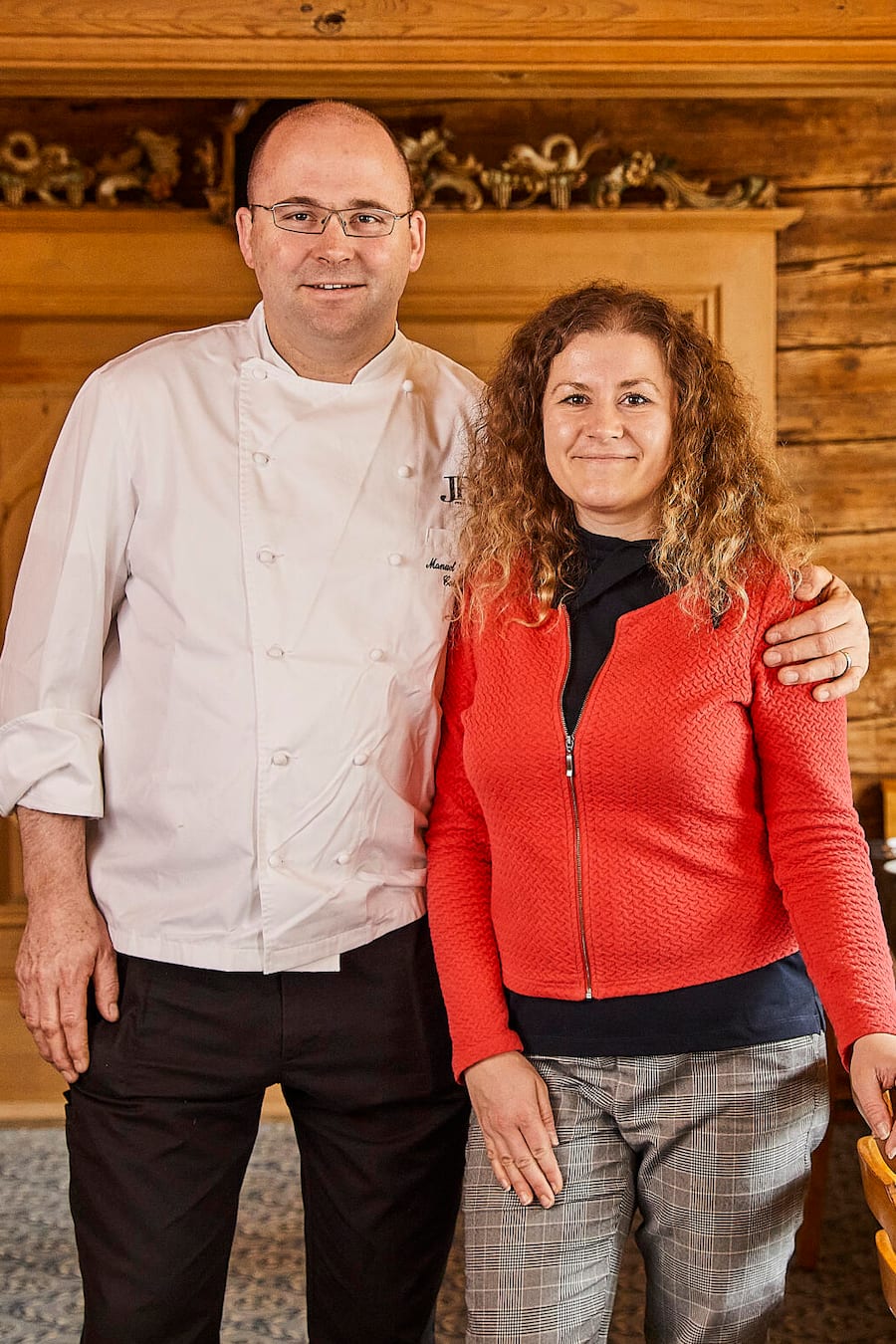 Manuel Reichenbach von der Casa Tödi in Truns GR, mit seiner Frau Yulia, 20.03.2020. Foto Lucia Hunziker Casa Tödi, Casa Toedi, Manuel Reichenbach, Trun, neu getestet © Lucia Hunziker