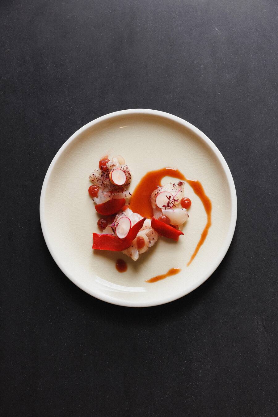 Tanja Grandits, Restaurant Stucki, Basel, Grégory Rohmer, WINE SUMMIT 2023, Pinot Noir, Hamachi, Granatapfel-Ponzu, Ingwer-Radiesli