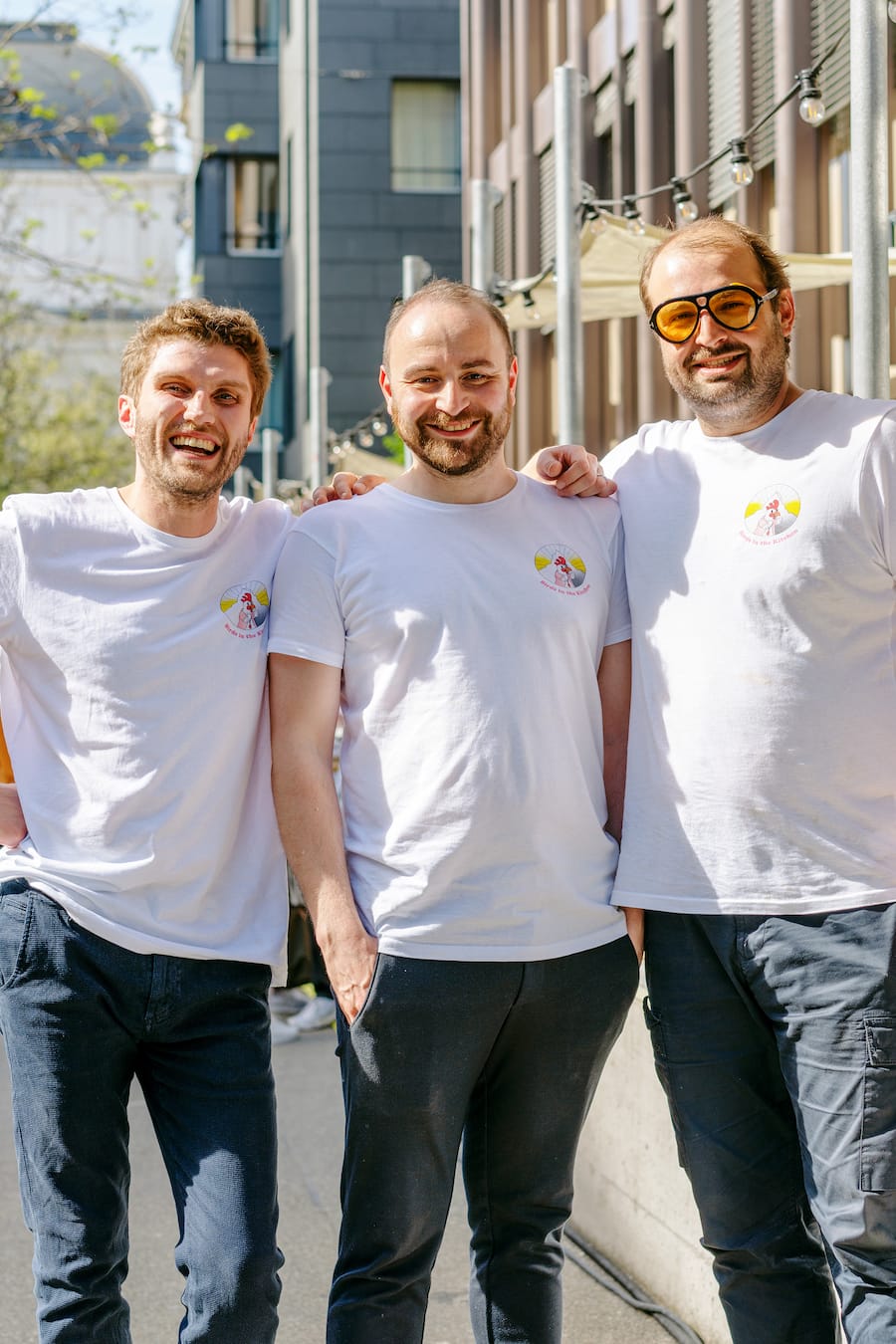 Birds in the kitchen im The Studio