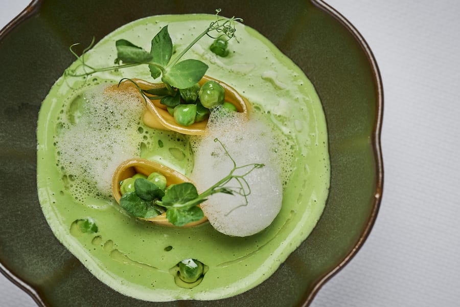 Le chef Guy Ravet du Grand Hôtel du Lac ouvre son restaurant gastronomique "Emotions", photographié le mercredi 3 mai 2023 à Vevey. (© Gabriel Monnet)