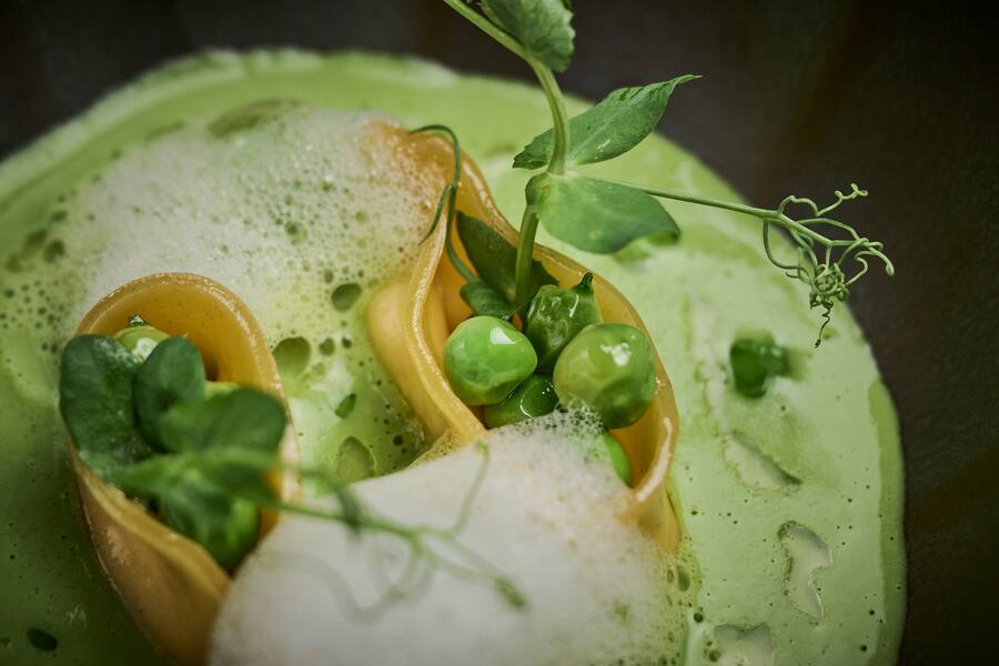 Le chef Guy Ravet du Grand Hôtel du Lac ouvre son restaurant gastronomique "Emotions", photographié le mercredi 3 mai 2023 à Vevey. (© Gabriel Monnet)