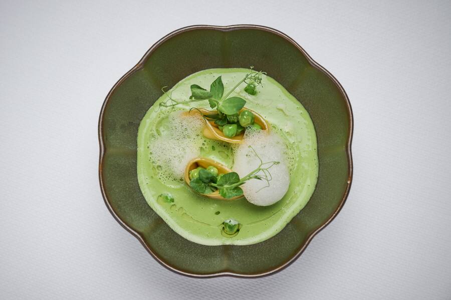 Le chef Guy Ravet du Grand Hôtel du Lac ouvre son restaurant gastronomique "Emotions", photographié le mercredi 3 mai 2023 à Vevey. (© Gabriel Monnet)