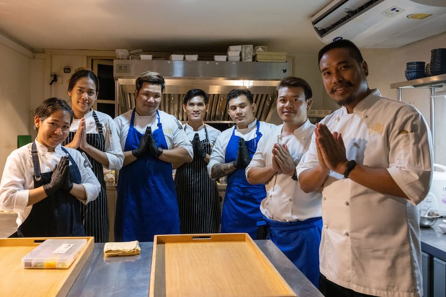 Küchencrew im Nusasa in Bangkok