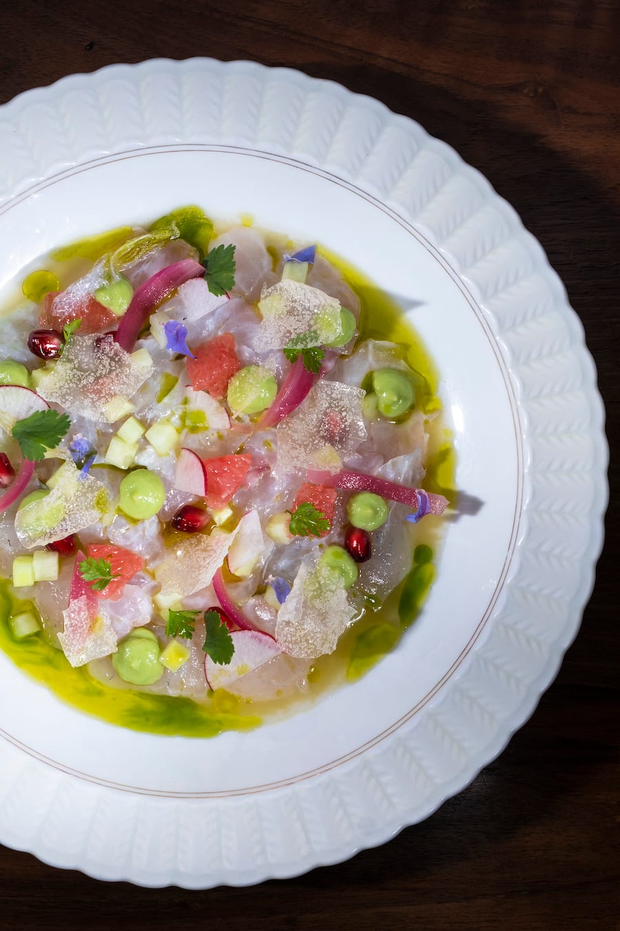 Ceviche de dorade royale, avocat, concombre, leche de tigre.