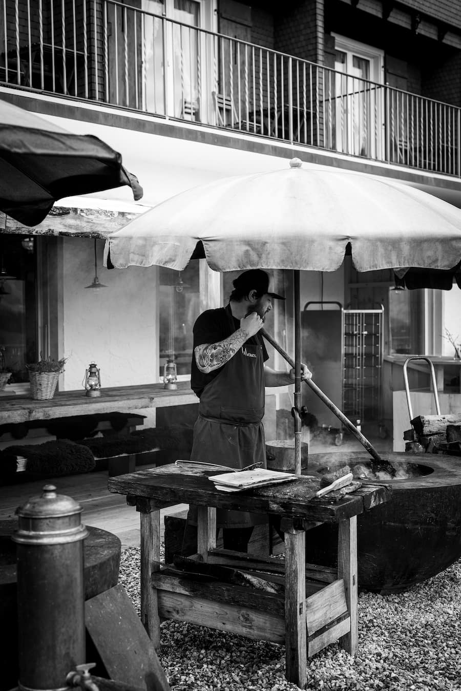 Stefan Wiesner der Hexer vom Entlebuch kocht im Wiesner-Mysterion in Bramboden