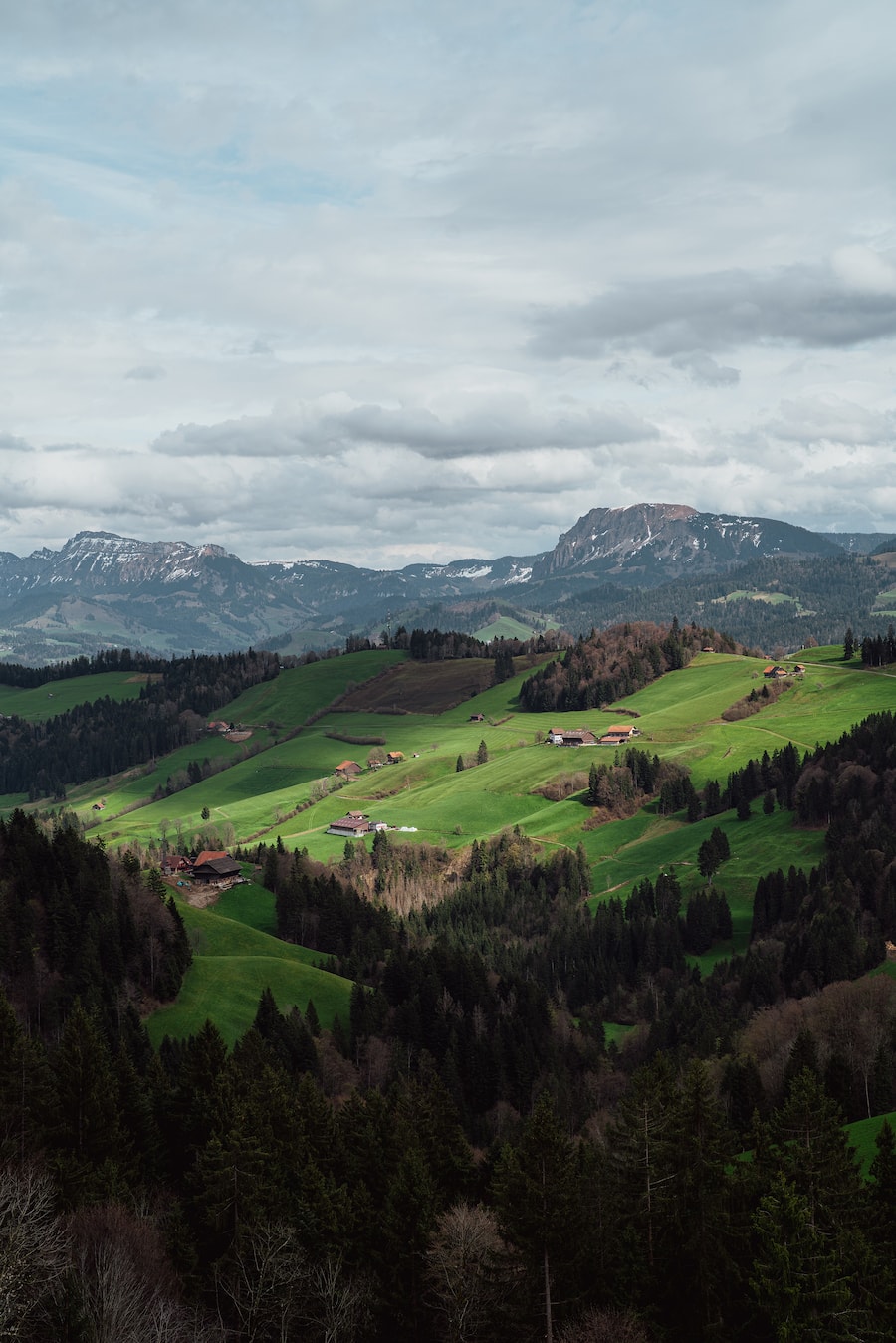 Stefan Wiesner der Hexer vom Entlebuch kocht im Wiesner-Mysterion in Bramboden