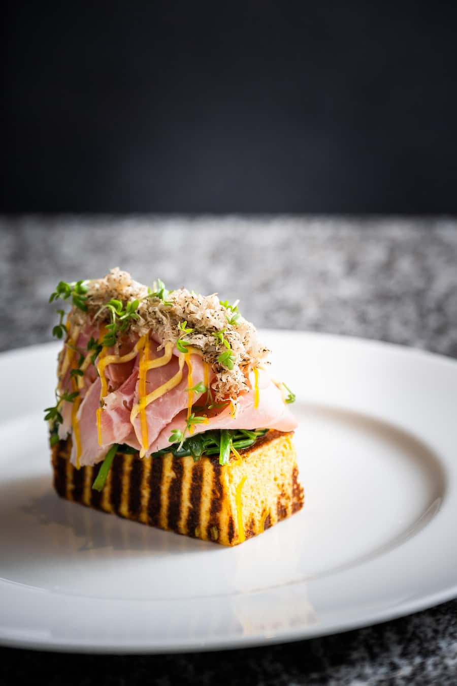 Dolder-Dilemma: Fleischvögel oder Fattoush? | GaultMillau Dolder-Dilemma: Fleischvögel oder Fattoush? | GaultMillau