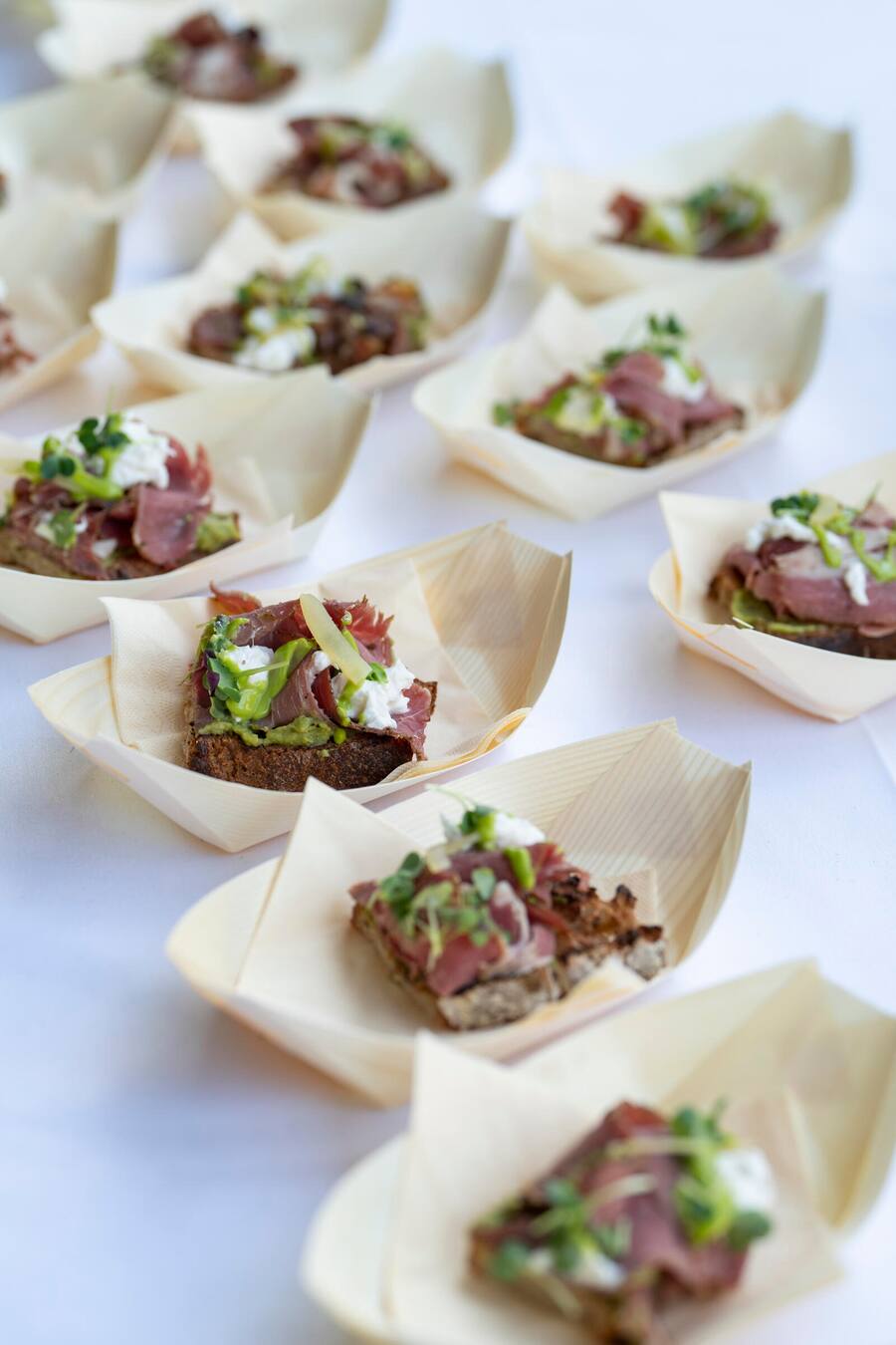 Davaz Gutfest; Flaesch, Hausgemachet Pastrami, Starker Bündner, Burrata, Amalfizitrone, Avocado von Alter Torkel