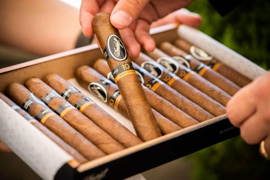 Geöffnete Zigarrenschachtel von Davidoff