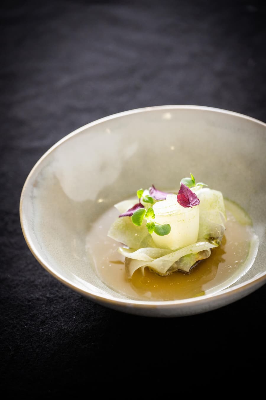 Butterzart und hier kaum zu sehen: Schweinsbäggli mit Kohlrabi.