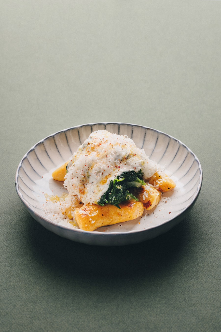 Steinhalle Bern, Markus Arnold, Easy Lunch, Gnocchi-Parisienne, Kartoffel Gnocchi/ Spinat/ Kräuter/ GruyereFoto: Digitale Massarbeit, Tanja und Simon Kurt