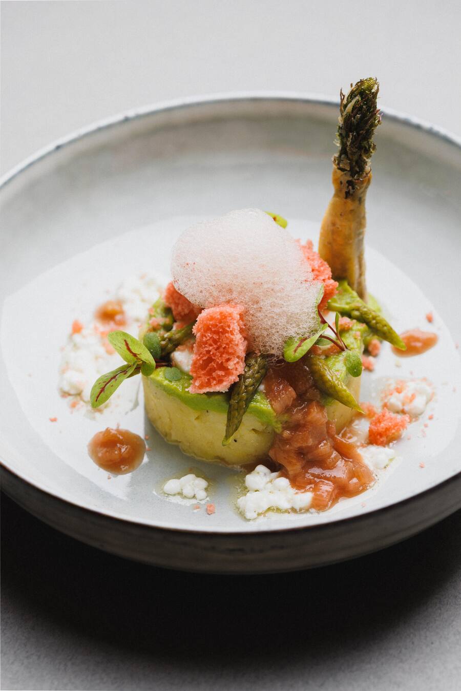 Hotel Weissenstein, Kevin Kirchmaier, RHABARBER, Kartoffel, Hüttenkäse, Grüner Spargel, Kamille