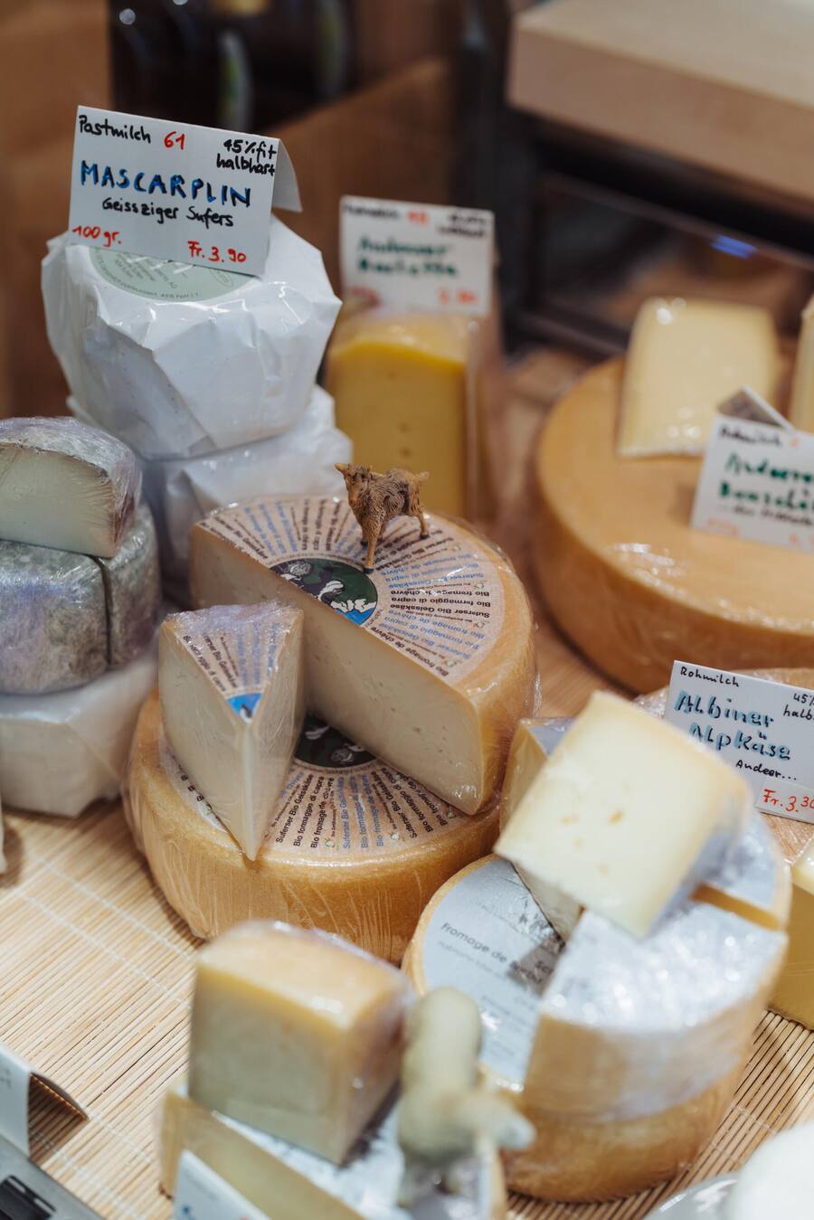 Sennerei Biehnert (Floh und Maria) in Andeer - Reto Thörig, Bio Suisse / Bio Cuisine zu Besuch in Andeer - 06/2023 - Copyright Olivia Pulver