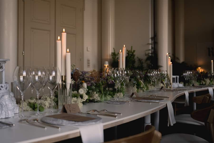 Chefkoch Thomas Schäfer zeigt in seinem Menü, wie vielseitig Champagner einsetzbar ist. 07.06.23. Grand Hotel Les Trois Rois.