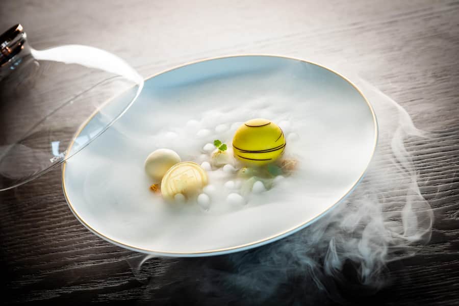 Mike Wehrle kocht im Bürgenstock Ressort 2023: 150Jahre Jubi-Dessert, Honig