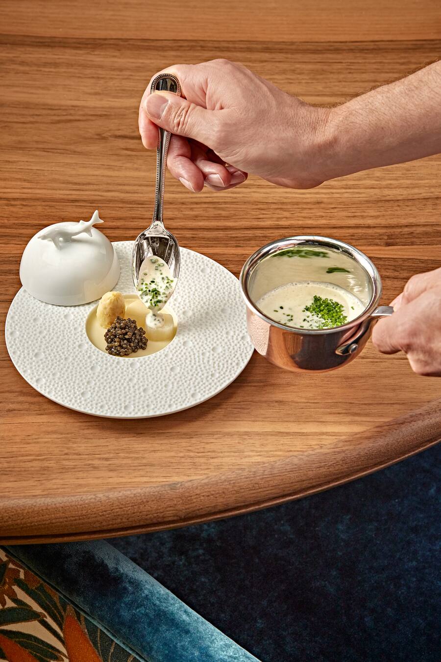 Radius by Stefan Beer - Victoria JungfrauFood & Crew