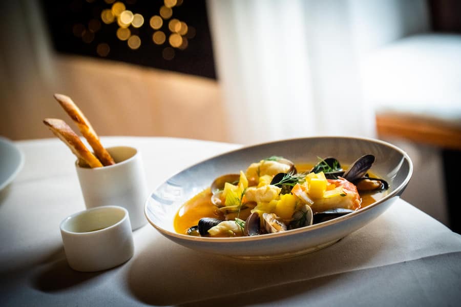 Agron Lleshi kocht im Jägerhof 2021: Bouillabaisse